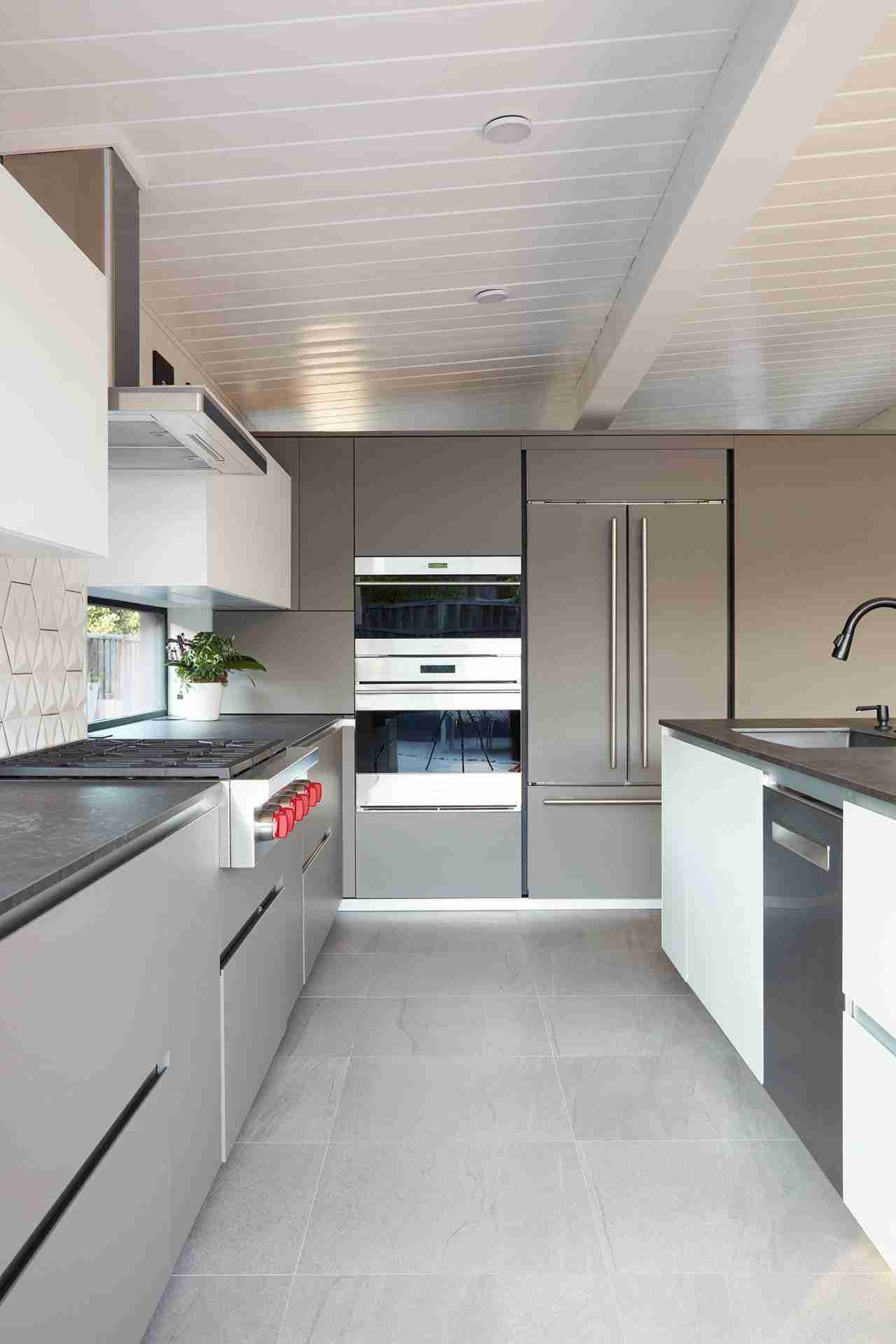 Palo Alto - Italian Kitchen Design for a Mid-Century Modern